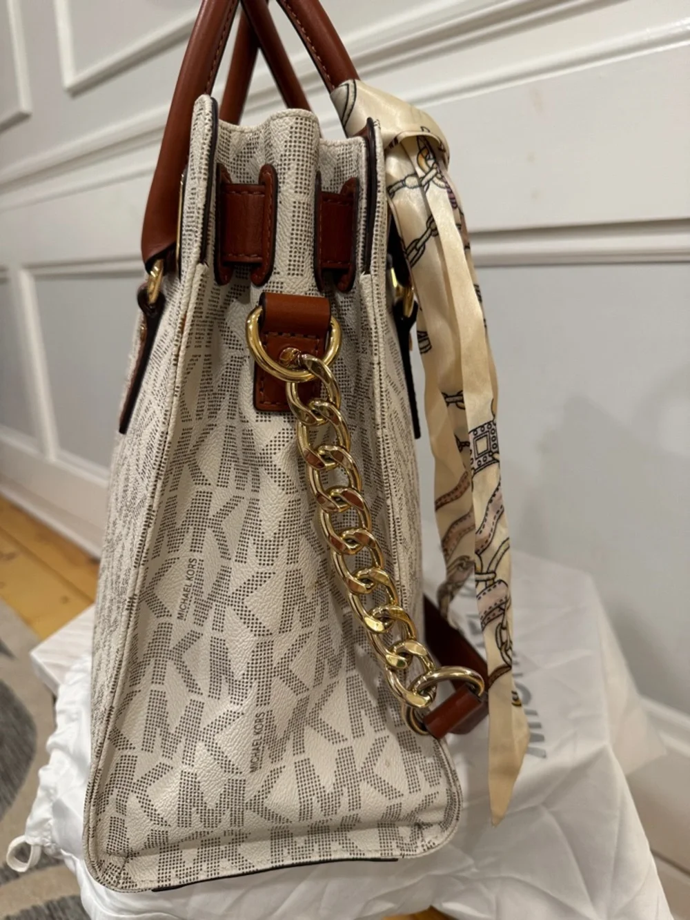 Michael Kors Hamilton Brown and white Large Signature Tote Bag - Picture 8 of 17
